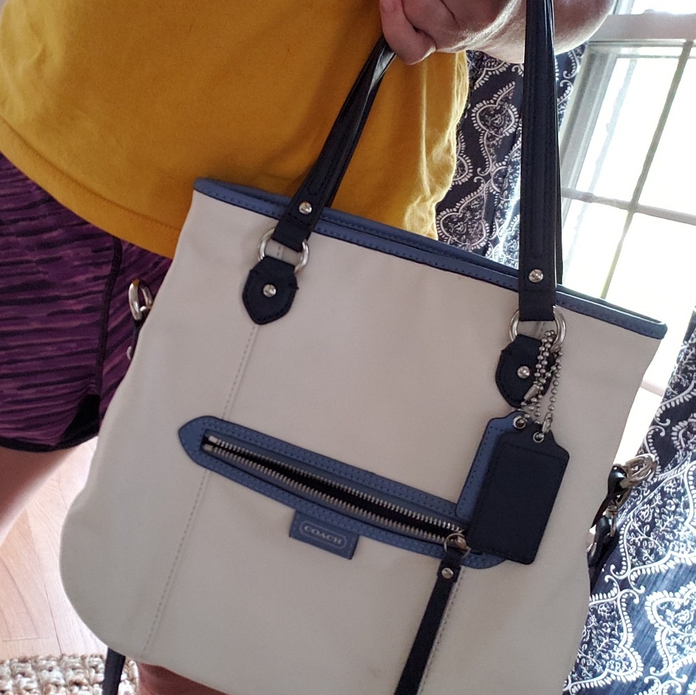 Coach purse - Picture 6 of 7